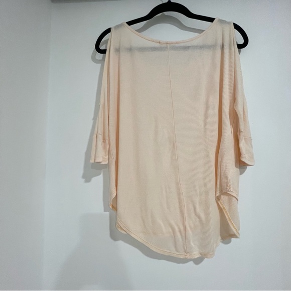 Promesa shoulder cut-out top - Picture 3 of 3